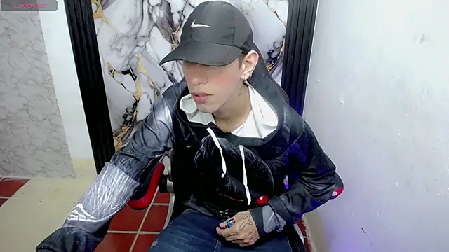 The latin boy online show from 12-18-25, 02:38