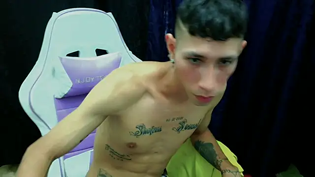 The latin boy online show from 10-29-25, 07:35