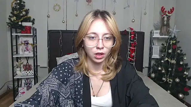 TracyLll online show from 12-20-25, 06:05