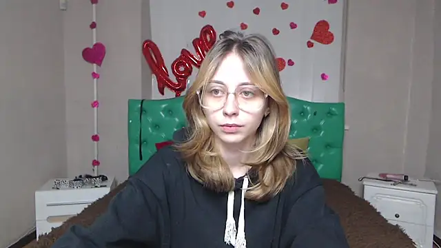 TracyLll online show from 02-13-26, 06:02