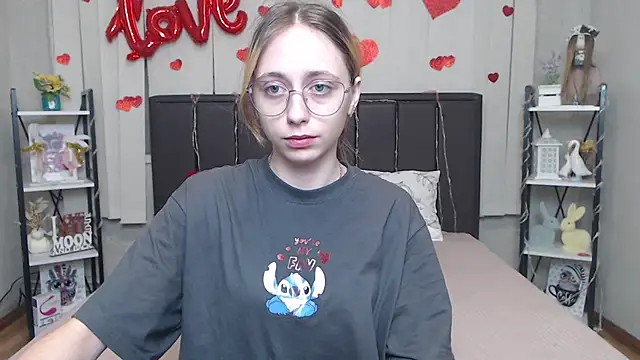 TracyLll online show from 03-01-26, 06:13