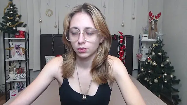 TracyLll online show from 01-08-26, 06:41