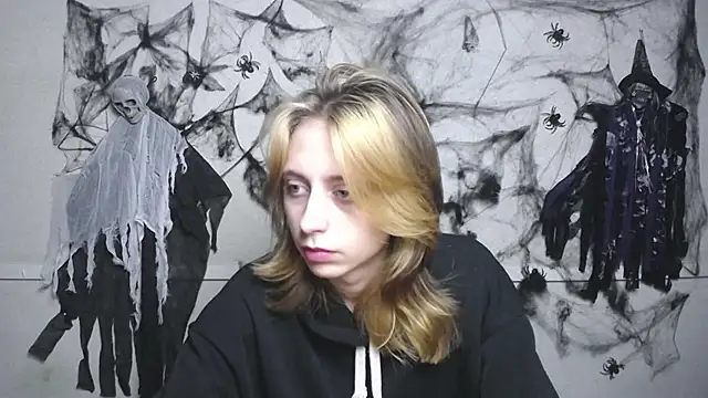 TracyLll online show from 11-15-25, 12:09