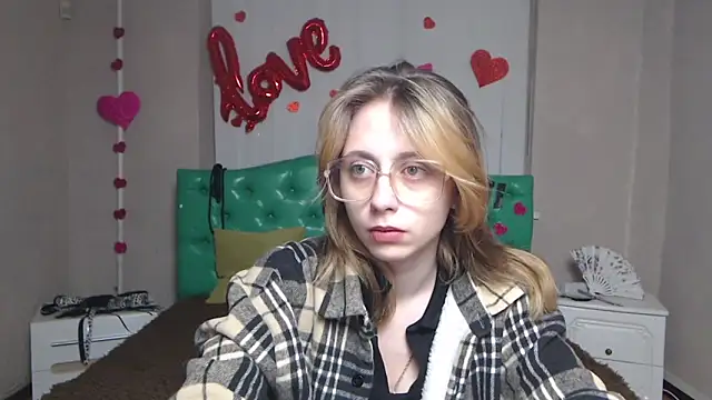 TracyLll online show from 02-01-26, 06:11