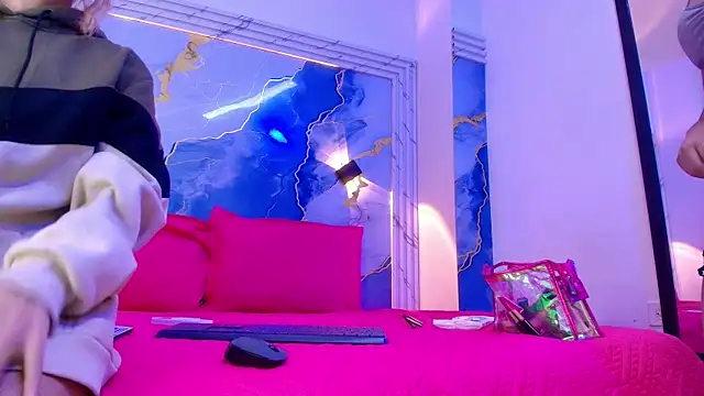 Girls from medellin online show from 11-26-25, 03:17