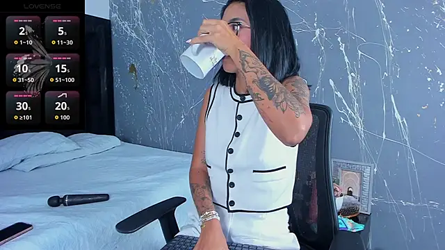 LilithLuxorr online show from 11-13-25, 12:42