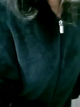 Snapshot of Julietta01 chatting on 12-19-25, 09:50 Julietta01 online show from 12-19-25, 09:50