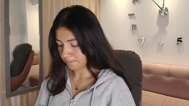 KamyGlam online show from 04-09-26, 08:04