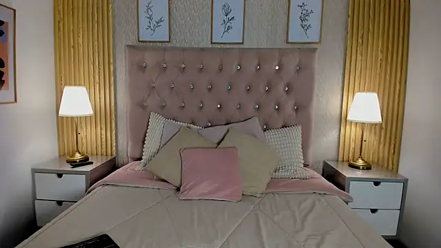 Snapshot of KamyGlam chatting on 06-13-26, 08:18 KamyGlam online show from 06-13-26, 08:18