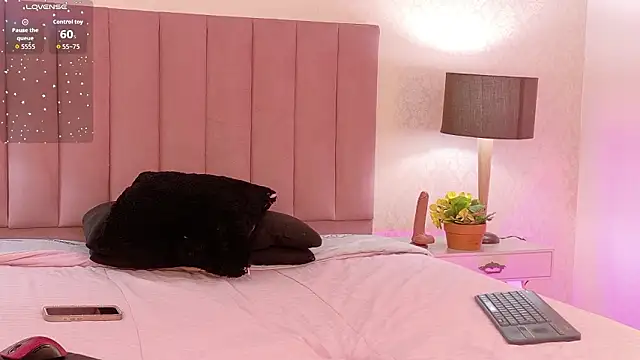 Snapshot of Alanagh_ chatting on 02-17-26, 07:44 Alanagh online show from 02-17-26, 07:44