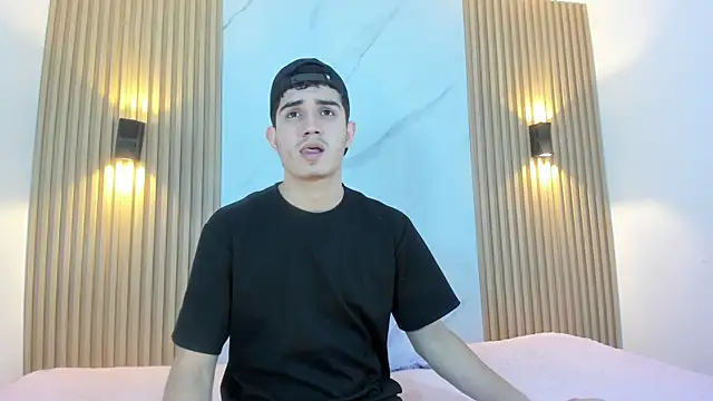 Snapshot of alejo_gray chatting on 10-29-25, 03:49 alejo gray online show from 10-29-25, 03:49