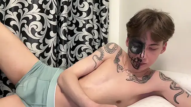 Snapshot of aplant_ chatting on 10-30-25, 11:34 aplant  online show from 10-30-25, 11:34