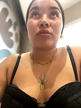 Vickybon online show from 11-30-25, 09:04