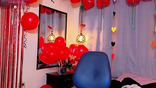 Snapshot of Flor_Gil chatting on 02-15-26, 03:18 Flor Gil online show from 02-15-26, 03:18