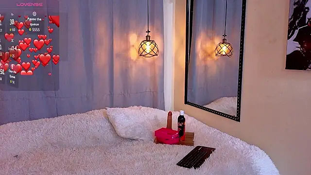 Snapshot of Flor_Gil chatting on 02-18-26, 02:53 Flor Gil online show from 02-18-26, 02:53