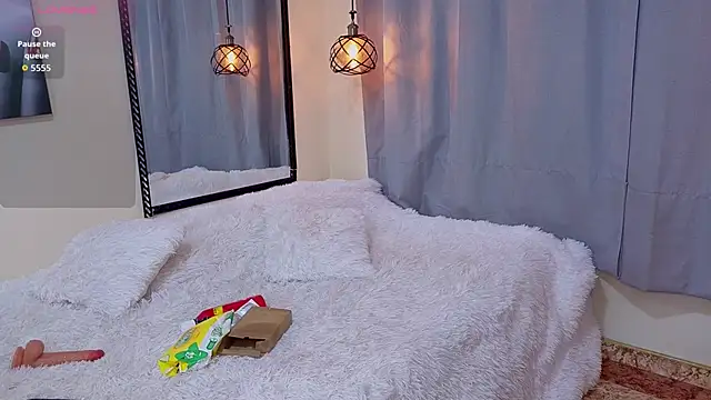 Snapshot of Flor_Gil chatting on 02-13-26, 04:01 Flor Gil online show from 02-13-26, 04:01