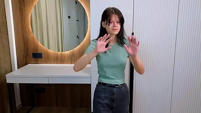 MauraDenis online show from 11-03-25, 01:44