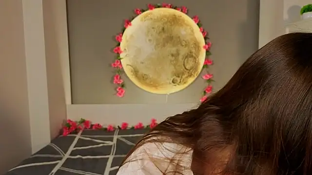 LauraHansil online show from 02-12-26, 06:13