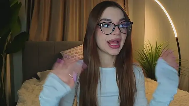 LauraHansil online show from 05-09-26, 07:06