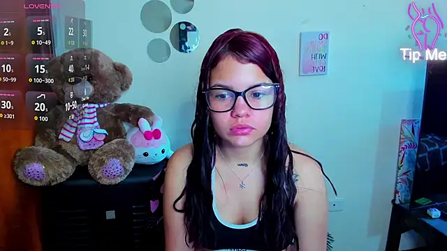 Snapshot of Emma_boo chatting on 03-04-26, 01:52 Emma boo online show from 03-04-26, 01:52