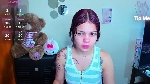 Snapshot of Emma_boo chatting on 04-03-26, 02:12 Emma boo online show from 04-03-26, 02:12