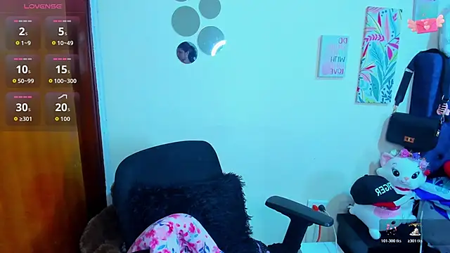 Emma boo online show from 11-15-25, 02:32