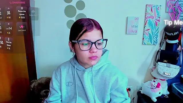 Emma boo online show from 12-15-25, 07:31