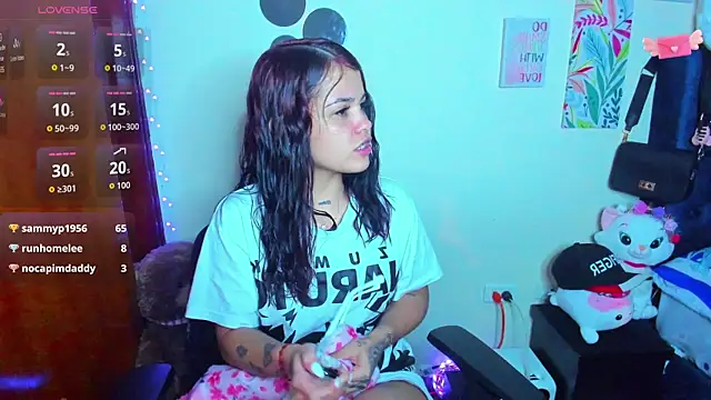 Emma boo online show from 11-14-25, 04:27