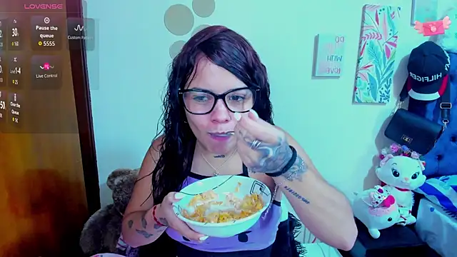 Emma boo online show from 11-10-25, 01:05