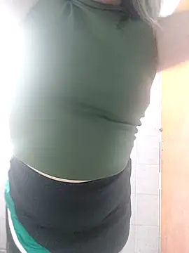 Camilu23 online show from 12-17-25, 07:41