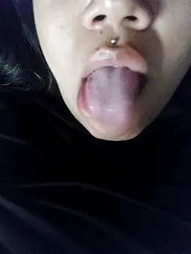 Snapshot of Camilu23 chatting on 03-22-26, 01:01 Camilu23 online show from 03-22-26, 01:01
