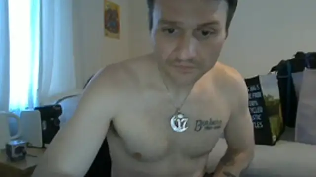 Snapshot of Caliguy36 chatting on 04-21-26, 06:36 Caliguy36 online show from 04-21-26, 06:36