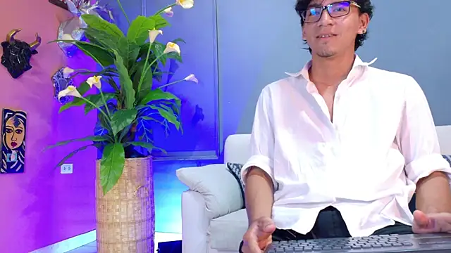 Snapshot of kane_del_toro chatting on 10-29-25, 01:32 kane del toro online show from 10-29-25, 01:32