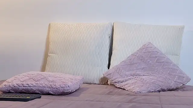 Naomidelavega1 online show from 02-06-26, 01:23