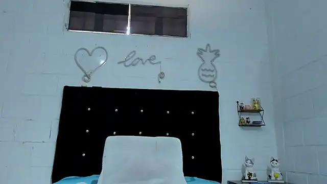 Snapshot of sexynova_93 chatting on 06-09-26, 08:10 sexynova 93 online show from 06-09-26, 08:10