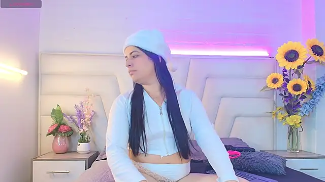 lissa Whitte online show from 12-22-25, 01:22