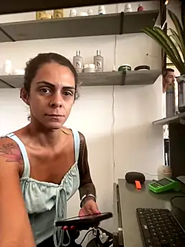 sabrinaneves online show from 12-17-25, 04:01