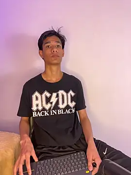 Snapshot of michael_vidal chatting on 10-30-25, 07:22 michael vidal online show from 10-30-25, 07:22