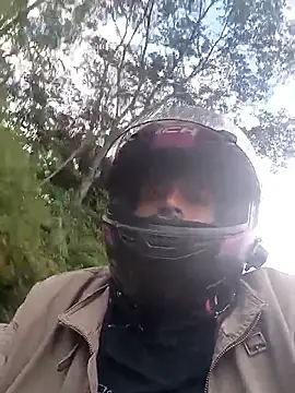 yuhenthr online show from 10-30-25, 10:06