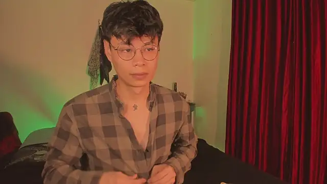 estmonnn online show from 12-17-25, 12:04