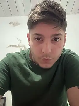 Snapshot of Elvergggg44 chatting on 10-29-25, 06:34 Elvergggg44 online show from 10-29-25, 06:34