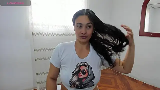 Isa-Giraldo online show from 03-08-26, 01:47