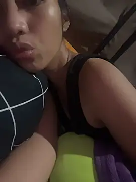 Snapshot of hottiebabe23 chatting on 02-06-26, 12:34 hottiebabe23 online show from 02-06-26, 12:34