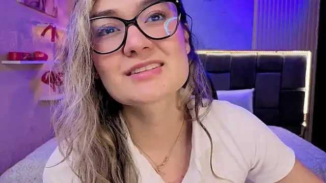 Im-Lola online show from 11-15-25, 08:02