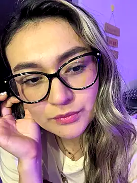 Im-Lola online show from 11-30-25, 11:05