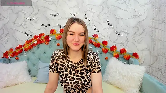 Snapshot of AriaAmaren chatting on 10-29-25, 11:47 AriaAmaren online show from 10-29-25, 11:47