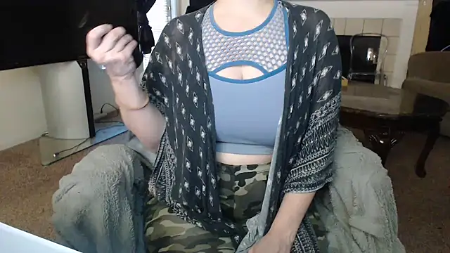 Snapshot of Skyl31 chatting on 10-29-25, 08:52 Skyl31 online show from 10-29-25, 08:52