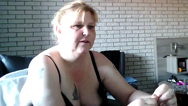 Sylviastar46 online show from 04-09-26, 08:42