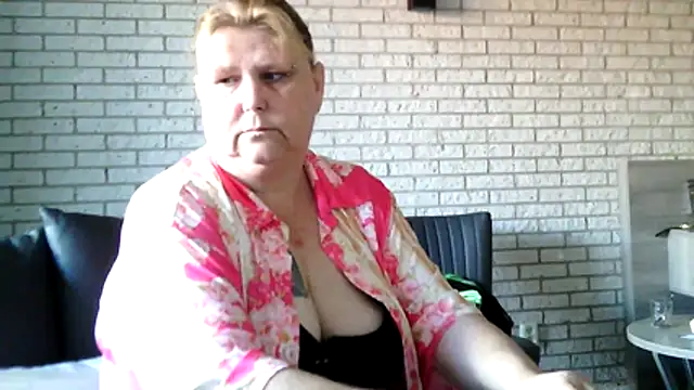 Sylviastar46 online show from 04-14-26, 08:41