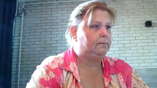 Sylviastar46 online show from 04-24-26, 05:31